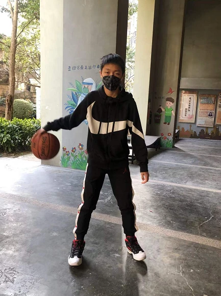 篮球老将如何通过瑜伽提升柔韧性_2